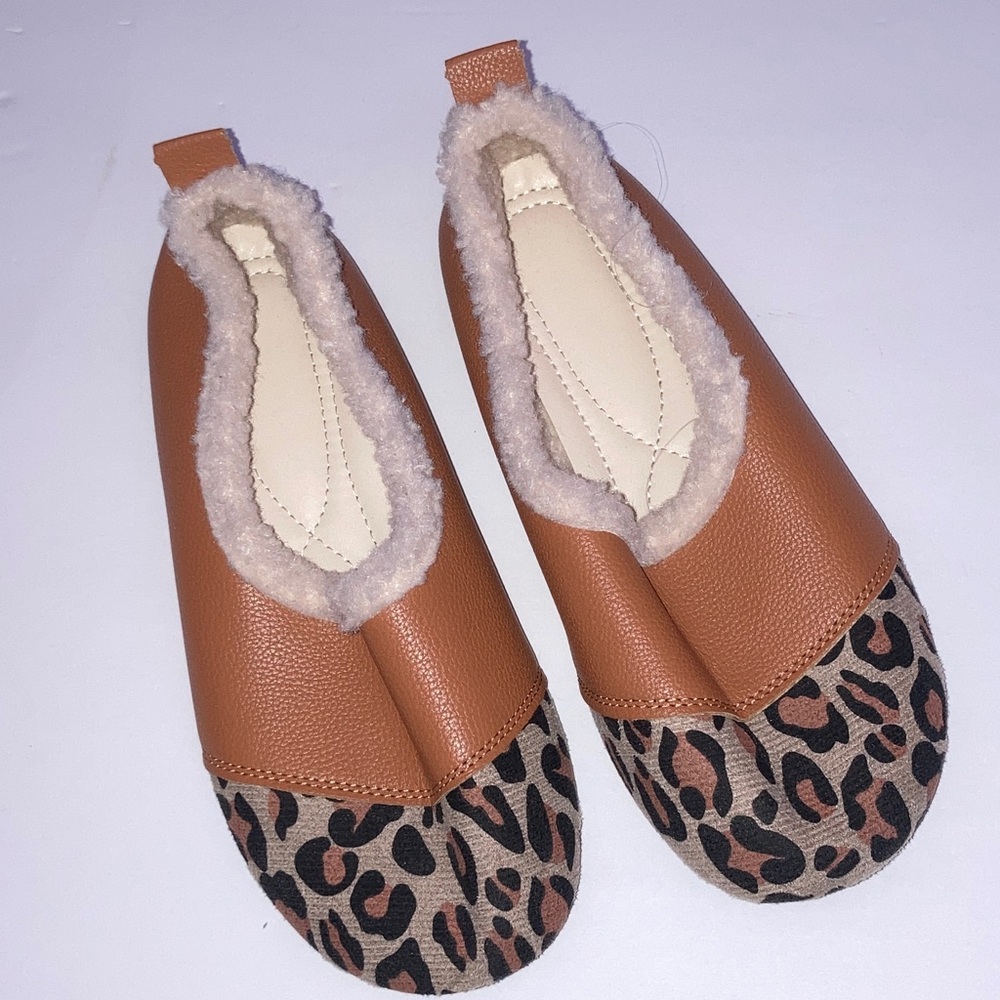 Women’s Brown Animal Print Faux Fur Trim Flats Size 38 (7.5) New Without Tags